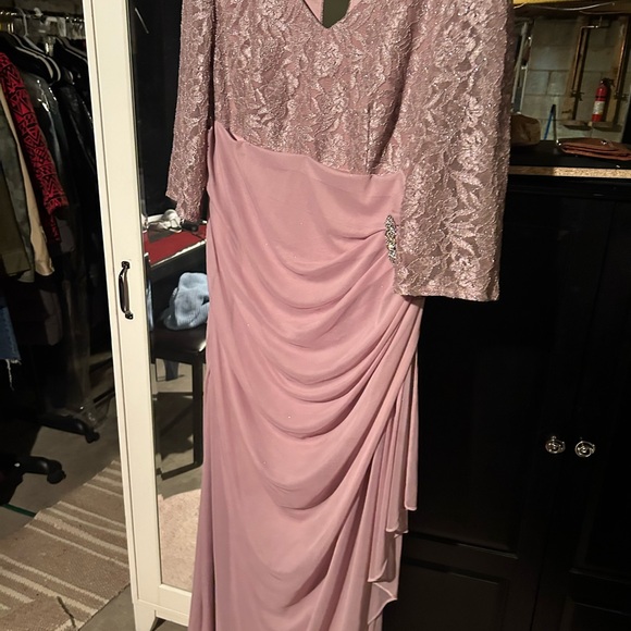 Pink Asymmetrical Ruched Gown With Lace Bodice - Picture 6 of 6